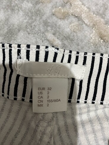 32 Beden çeşitli Renk Hm şort