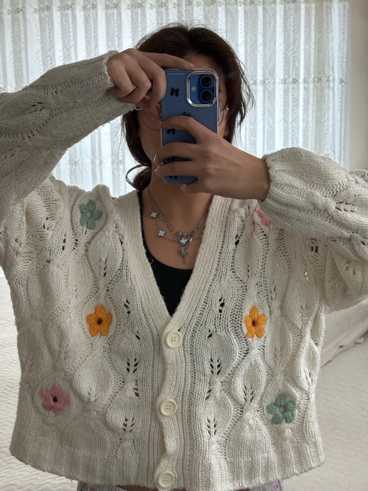 Nakışlı Beyaz Örgü Bohem Hırka - Görsel 4