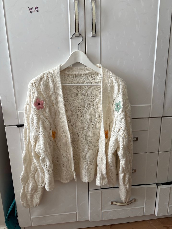 Nakışlı Beyaz Örgü Bohem Hırka - Görsel 2