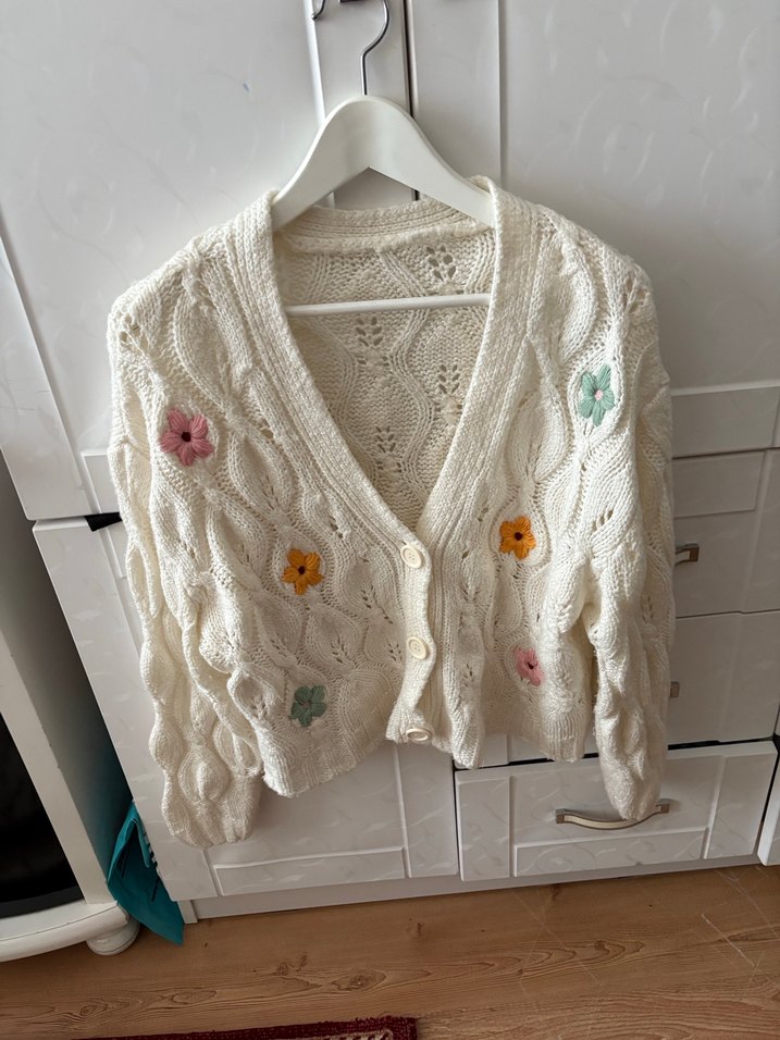 Nakışlı Beyaz Örgü Bohem Hırka - Görsel 3