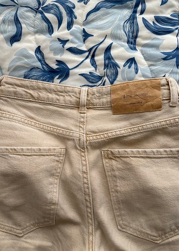 Düğmeli Beyaz Bol Kesim Midi Kot Pantolon - Görsel 7