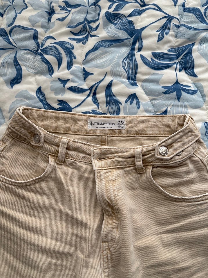 Düğmeli Beyaz Bol Kesim Midi Kot Pantolon - Görsel 4