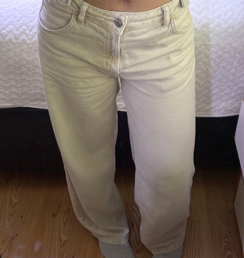 Düğmeli Beyaz Bol Kesim Midi Kot Pantolon - Görsel 2