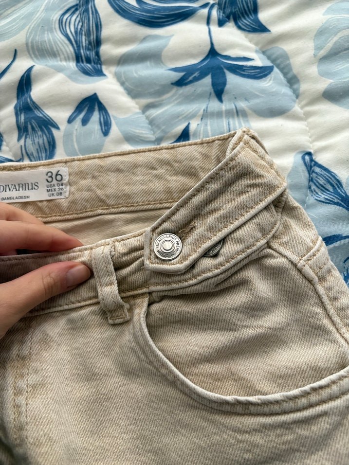 Düğmeli Beyaz Bol Kesim Midi Kot Pantolon - Görsel 5