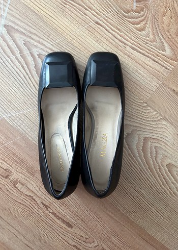 Siyah Tokalı Kadın Klasik Topuklu Ayakkabı - Görsel 2