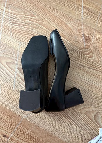 Siyah Tokalı Kadın Klasik Topuklu Ayakkabı - Görsel 5