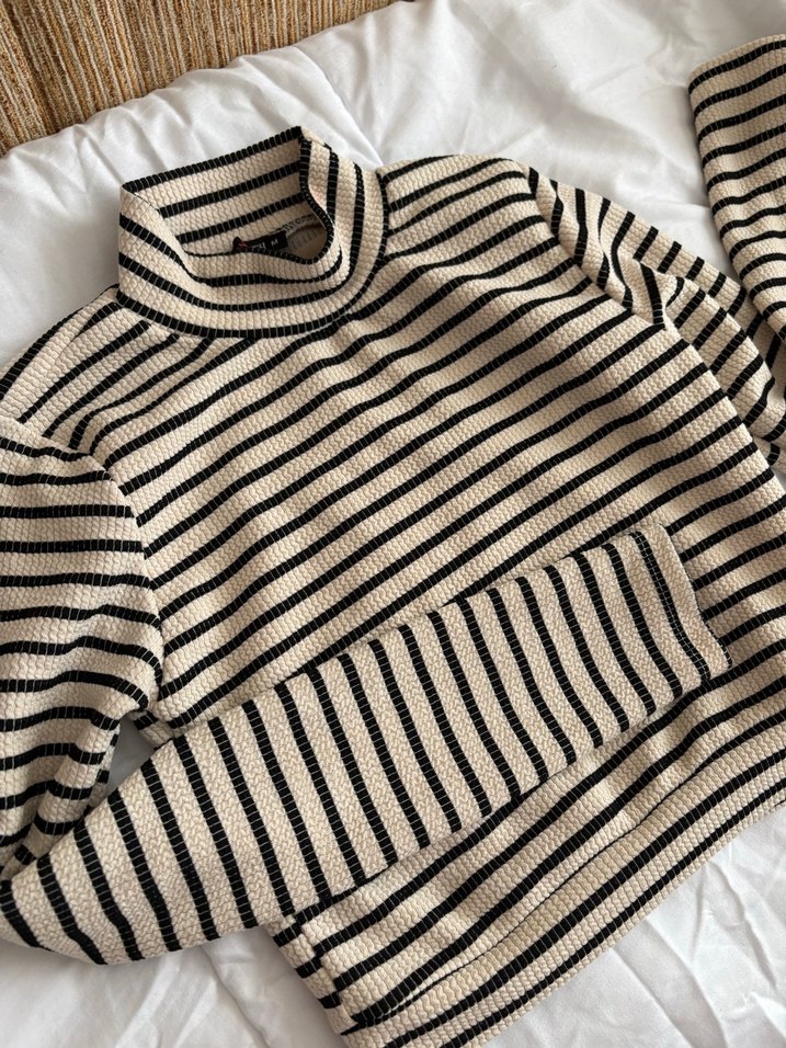 Bej Gri Çizgili Boğazlı Kadın bluz - Görsel 2