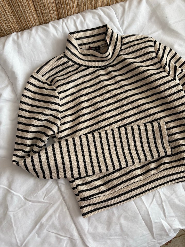 Bej Gri Çizgili Boğazlı Kadın bluz - Görsel 4
