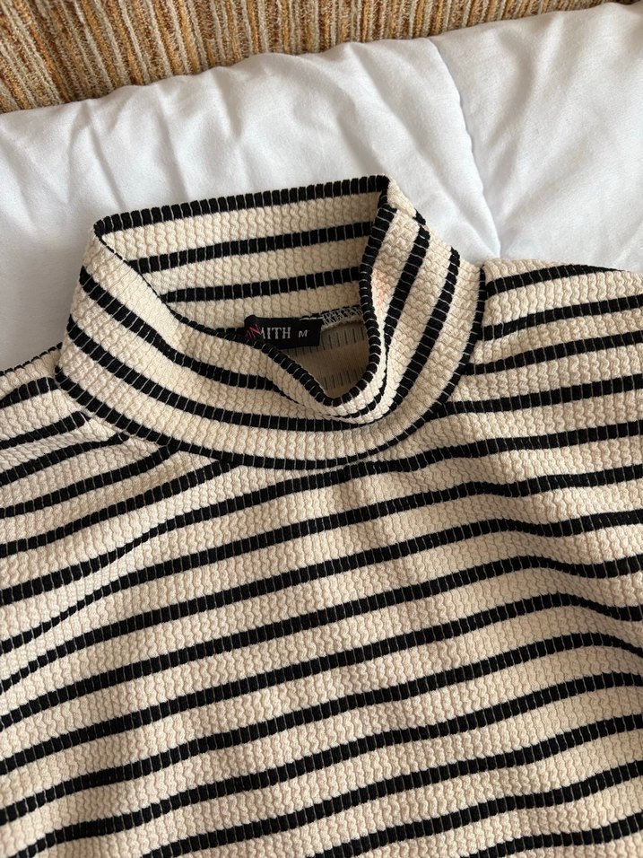 Bej Gri Çizgili Boğazlı Kadın bluz - Görsel 3