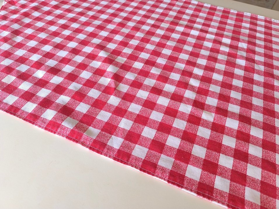 Kırmızı Ekose Masa Örtüsü - Görsel 2