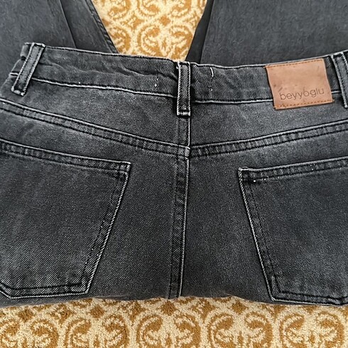38 Beden siyah Renk Beyyoğlu Jean