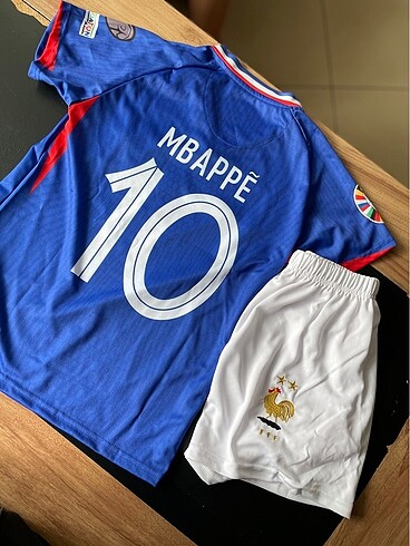 Mbappe forma çocuk