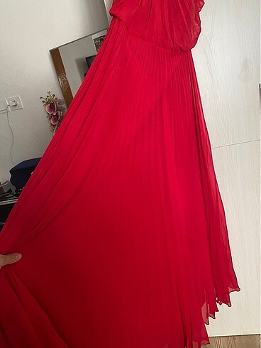 Seyran marka kırmızı şifon abiye - Görsel 3