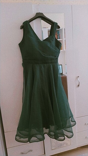 Kısa Zümrüt yeşili elbise