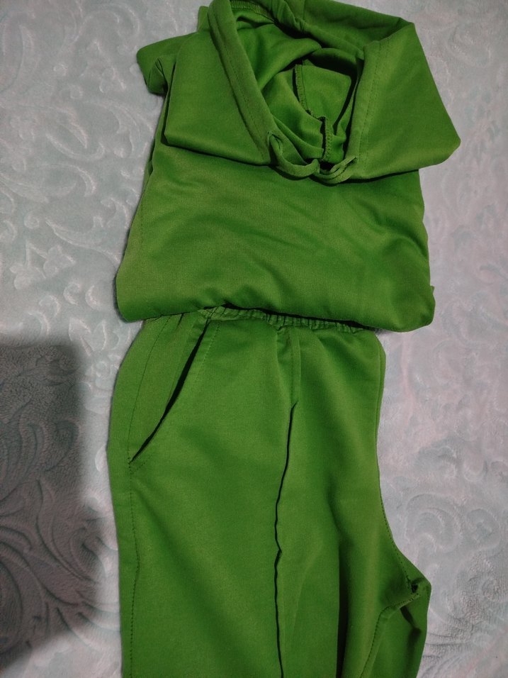 Yeşil Sweatshirt ve Eşofman Takımı - Görsel 2