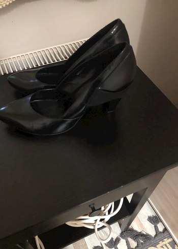 Siyah Tokalı İnce Topuklu Kadın Ayakkabı - Görsel 2