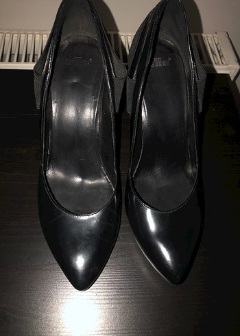 Siyah Tokalı İnce Topuklu Kadın Ayakkabı - Görsel 7