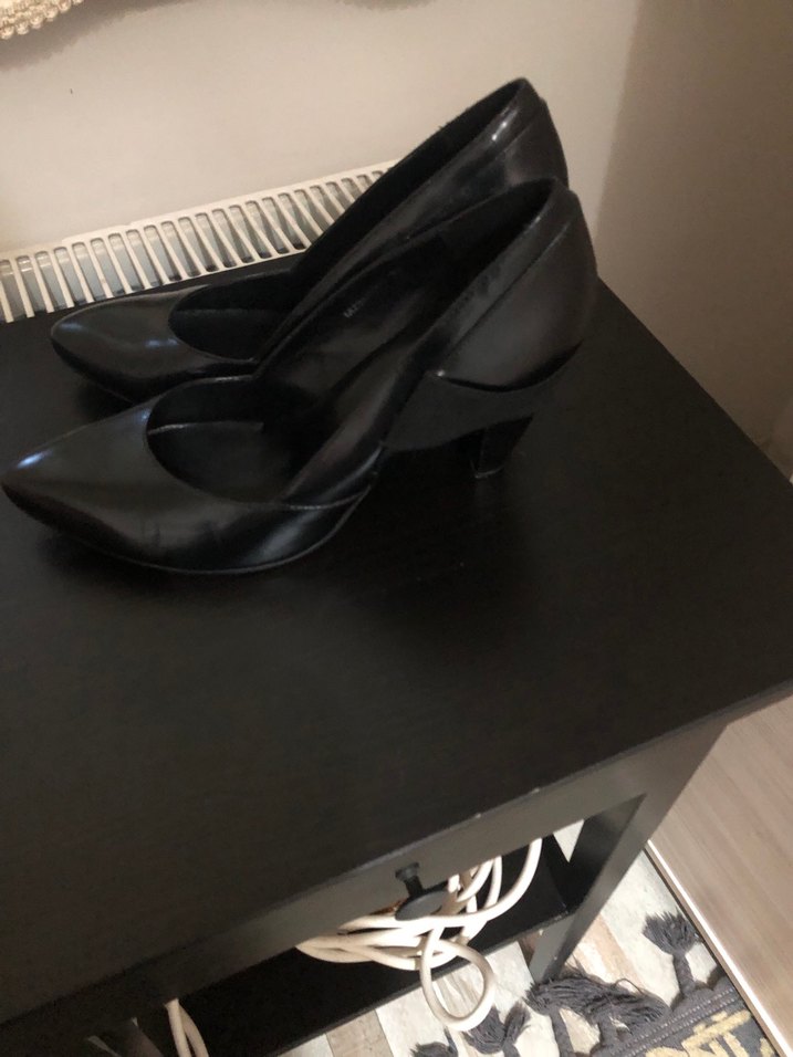 Siyah Tokalı İnce Topuklu Kadın Ayakkabı - Görsel 2