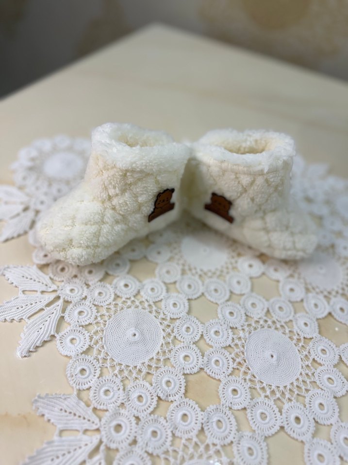 Beyaz Kürklü Kız Çocuk Ev Terliği - Görsel 2