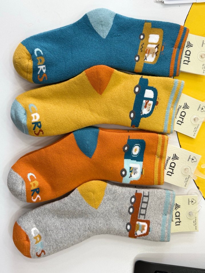 Çocuklar için Çok Renkli Baskılı Çorap - Görsel 4