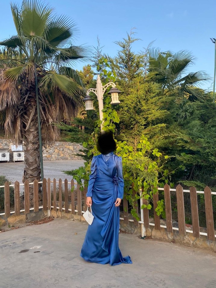 Parlak Mavi Drapeli Uzun Abiye Elbise - Görsel 4