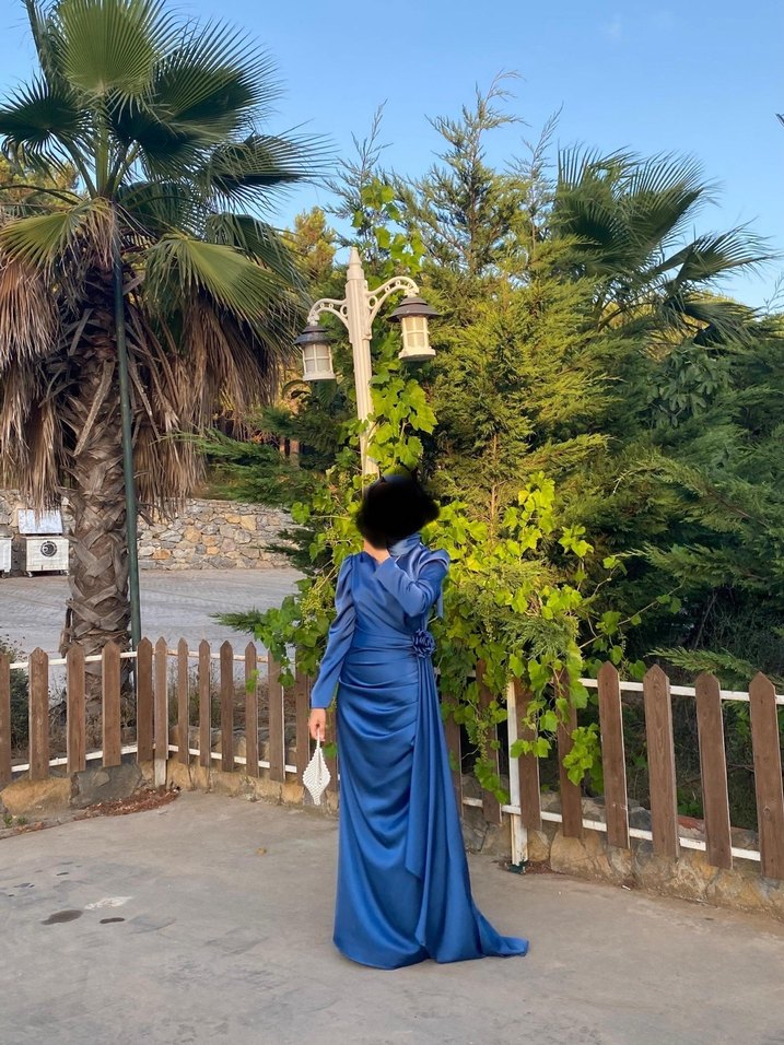 Parlak Mavi Drapeli Uzun Abiye Elbise - Görsel 3