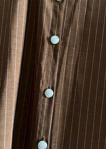 Düğmeli Uzun Kahverengi Elbise - Görsel 3