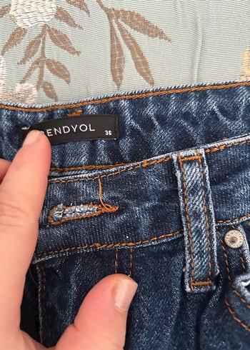 Kadın Mavi Bol Kesim Midi Kot Pantolon - Görsel 3