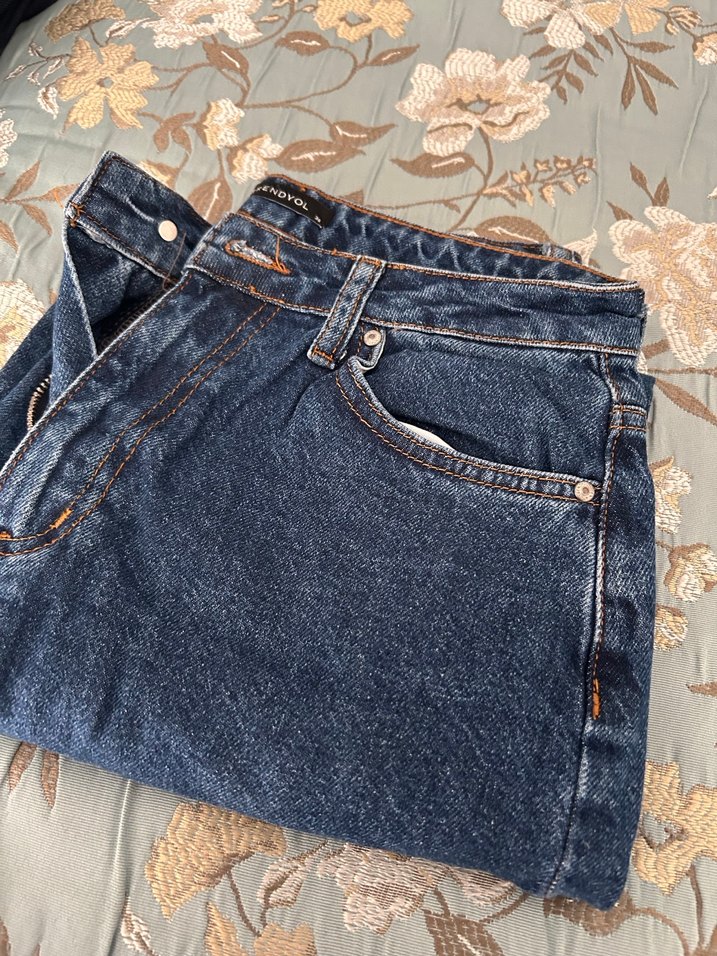 Kadın Mavi Bol Kesim Midi Kot Pantolon - Görsel 4