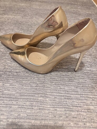 Diğer Gold Stiletto