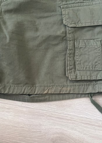 Bershka cargo şort haki yeşili - Görsel 4