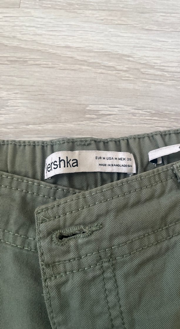 Bershka cargo şort haki yeşili - Görsel 2