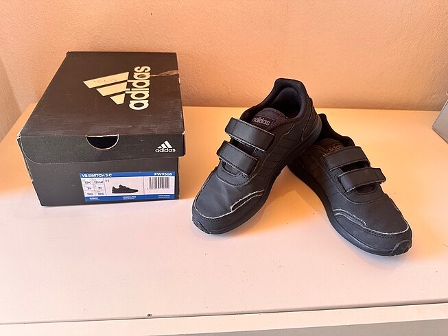 Adidas VS SWITCH 3C