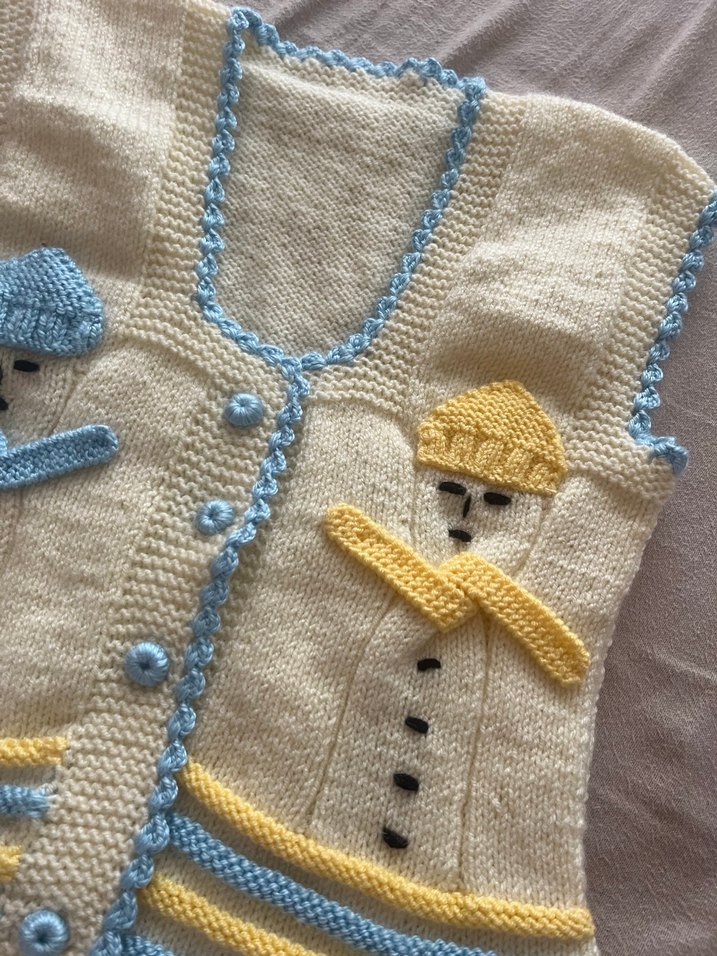 Kardanadamlı Örgü Bebek Yeleği - Görsel 3