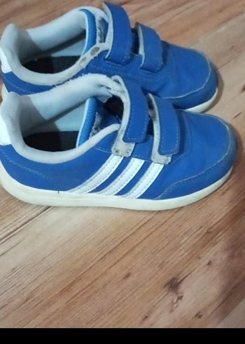 26 Beden Erkek Çocuk Mavi Adidas Spor Ayakkabı