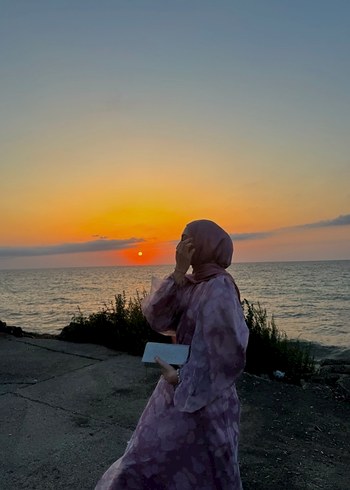 Uzun Mor Bağlama Desenli Dökümlü Kadın Abiye - Görsel 3