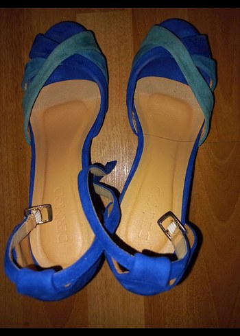 Mavi süet tokalı dolgu topuklu kadın ayakkabı - Görsel 4