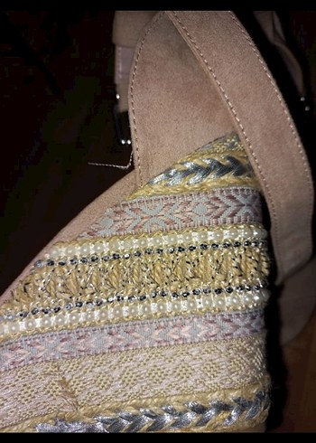 Bej Süet Dolgu Topuklu Kadın Sandalet - Görsel 5