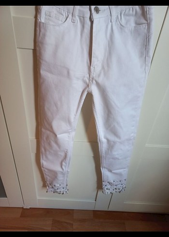 Beyaz İşlemeli Payetli Kadın Pantolon - Görsel 4