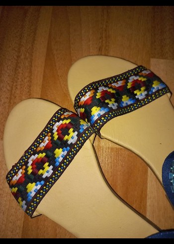 Renkli Nakışlı Boncuklu Dolgu Topuklu Kadın Sandalet - Görsel 3