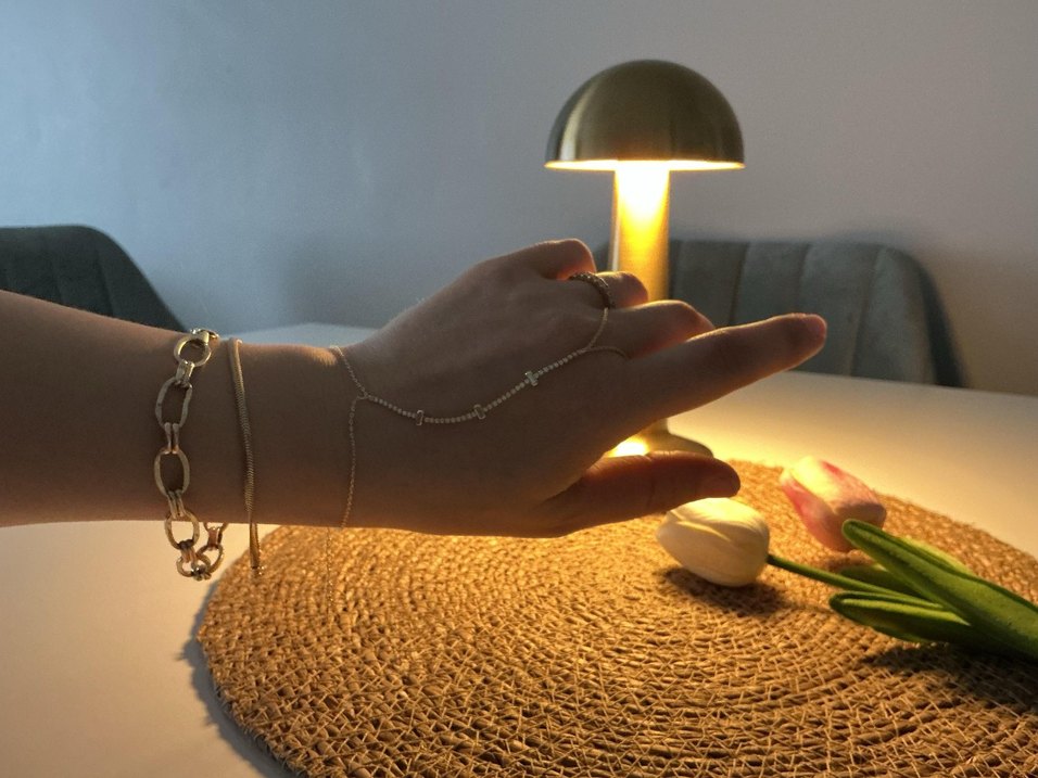 Zincir Detaylı Altın Renkli Kadın El Zinciri - Görsel 4