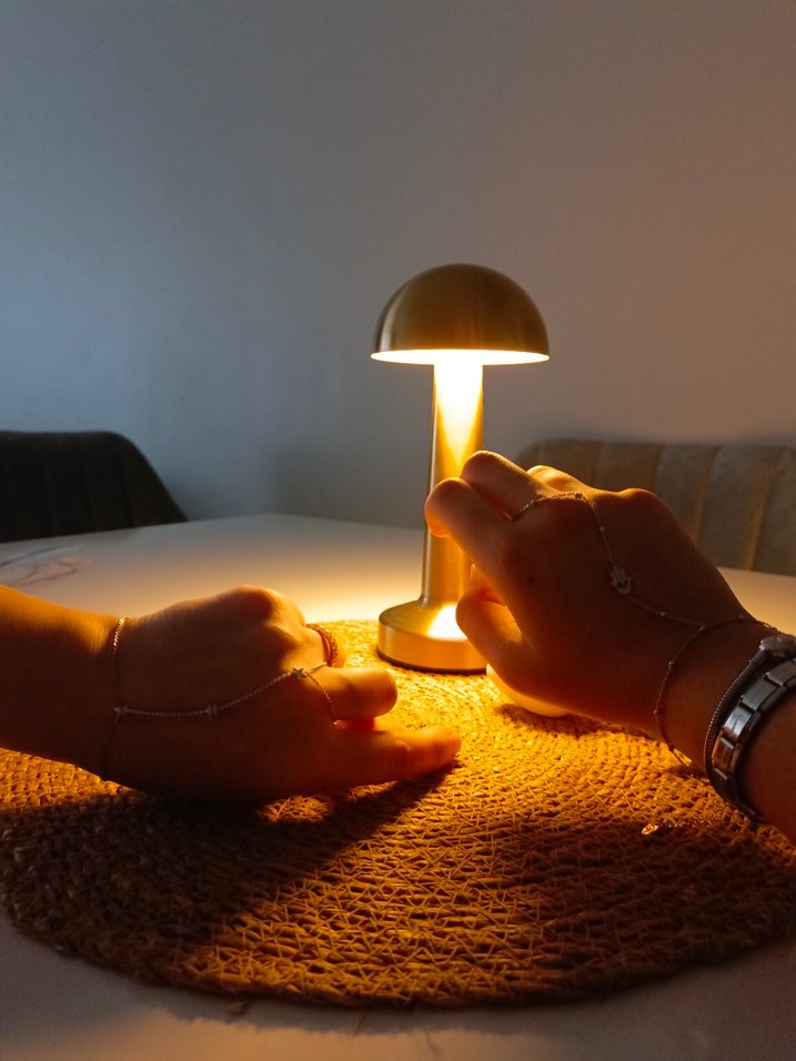 Zincir Detaylı Altın Renkli Kadın El Zinciri - Görsel 5