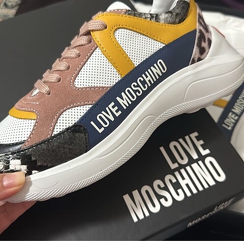 37 Beden Love Moschino 37 no