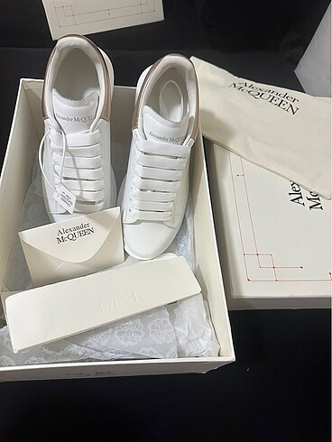 Alexander McQueen Alexander McQueen 38 no
