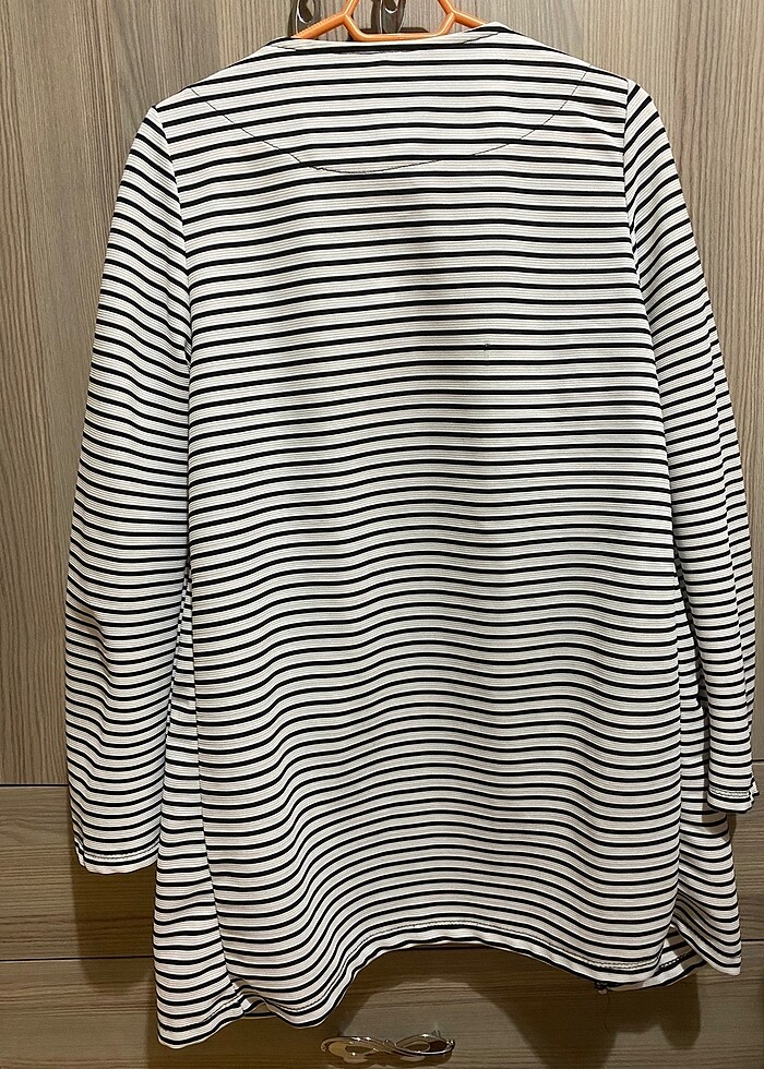 Siyah Beyaz Çizgili Ceket - Görsel 2