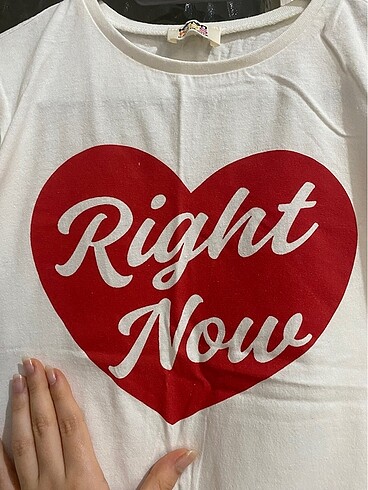Koton Kırmızı Kalp Baskılı Beyaz Tişört - Görsel 3