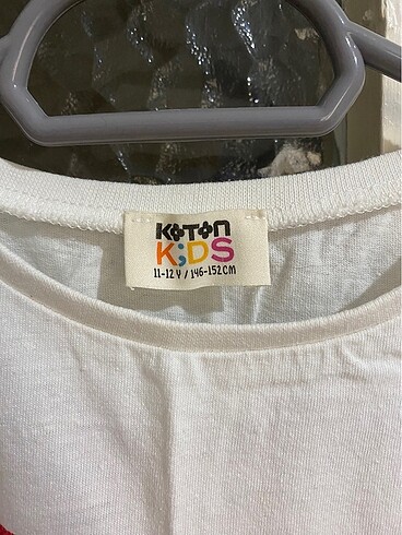 Koton Kırmızı Kalp Baskılı Beyaz Tişört - Görsel 4