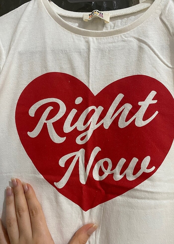 Koton Kırmızı Kalp Baskılı Beyaz Tişört - Görsel 3