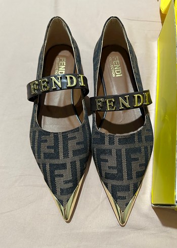 40 Beden sarı Renk Fendi Sarı Tokalı Stiletto Kadın Ayakkabı