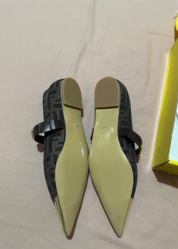 Fendi Fendi Sarı Tokalı Stiletto Kadın Ayakkabı